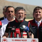 Tarım ve Orman Bakanı Yumaklı, Kırıkkale'de arpa hasadına katıldı